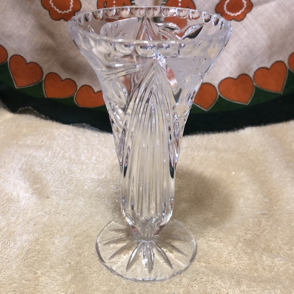 Footed Crystal Vase - Rose Stem & Flower Design 8”x4.25” - Picture 4 of 6